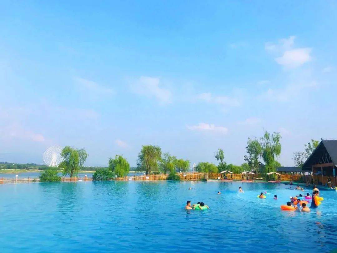 你与20℃清凉夏日,只差一个天颐湖的距离!_泳池