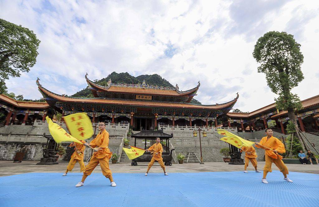 西少林寺坐落于重庆市江津区中山镇白鹤村的四面山.