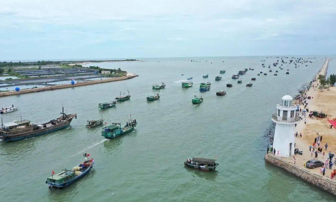 乌石港载歌载舞庆开渔!打响雷州滨海旅游城市品牌知名度!_湛江