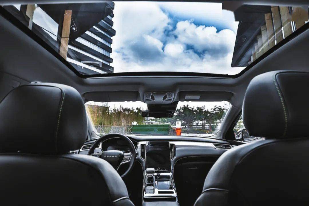 天幕智能座驾荣威i6 max 3平米全景天幕揭秘!