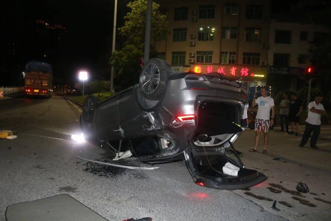肇庆最近发生的车祸图片