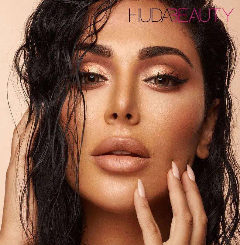 beauty是来自迪拜的网红彩妆鼻祖品牌,创始人huda kattan被誉为"中东