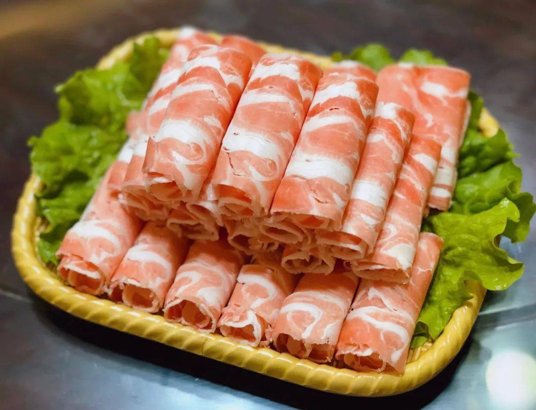 【老北京铜锅涮肉4人餐】五荤六素 肉欲来袭！118元享门市价318元，鲜切羊上脑+小肥羊+雪龙牛肉+羊尾油…-搜狐大视野-搜狐新闻