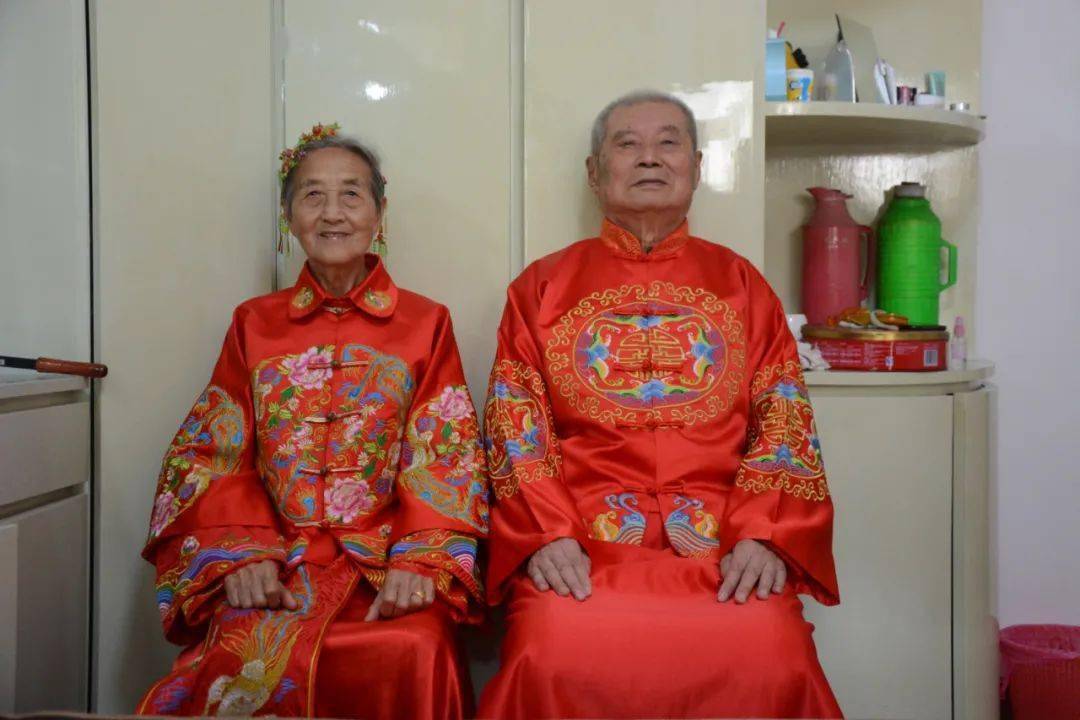 老范随即安慰老两口:"今天就帮你们圆梦!