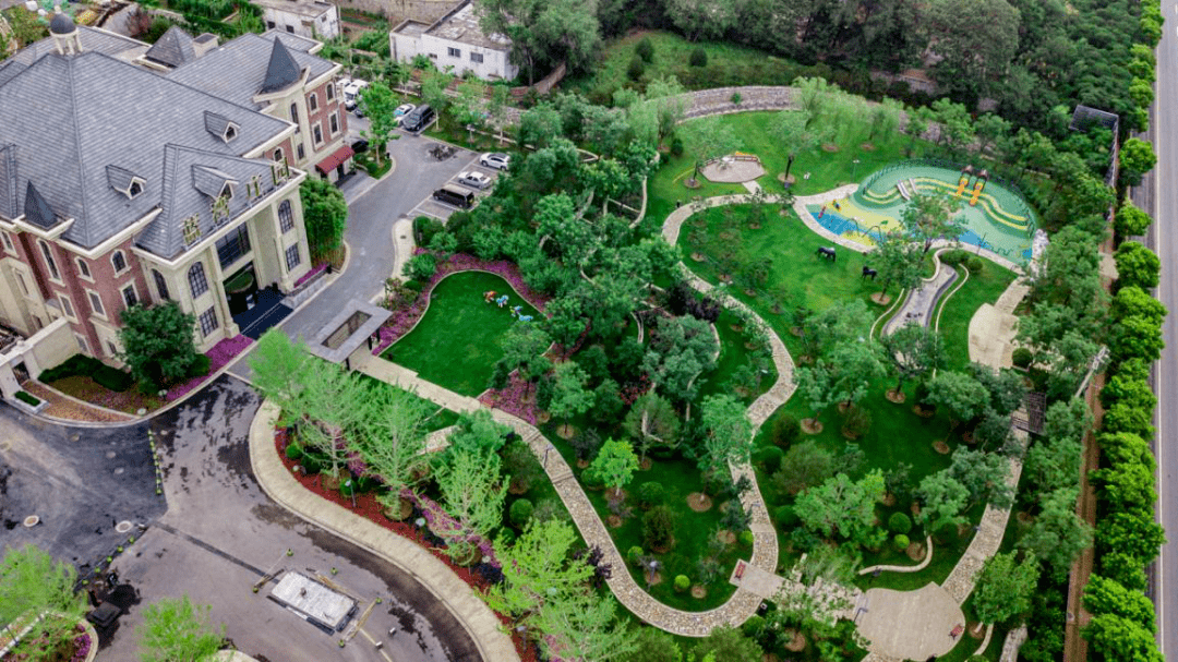 蓝湾专访 匠心实录丨美好尽在山与湖_庄园