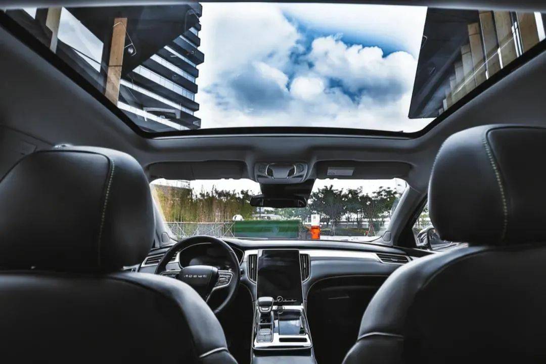 天幕智能座驾荣威i6max3平米全景天幕揭秘