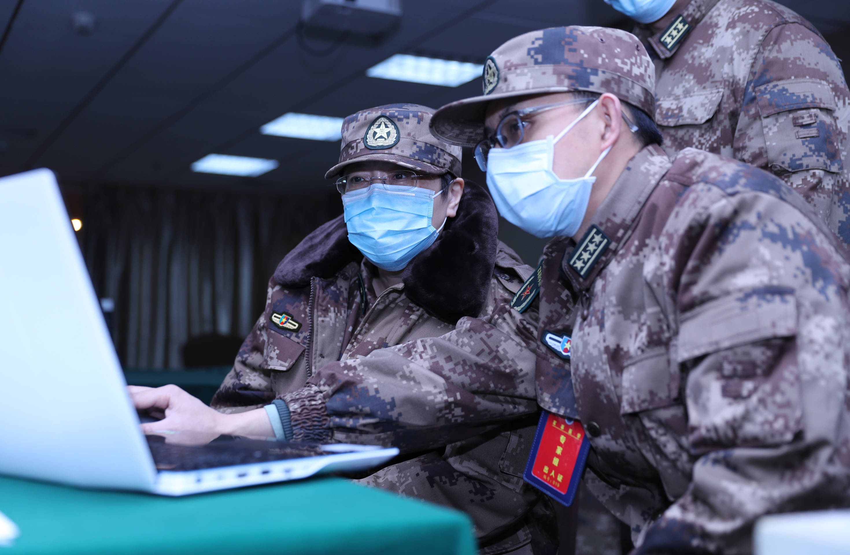 为人民而战的科研尖兵——记"最美新时代革命军人"张晓鹏