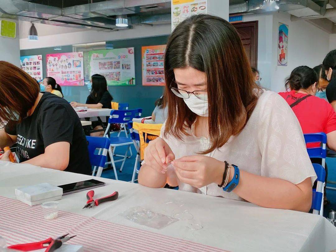 手工饰品制作培训学校图片