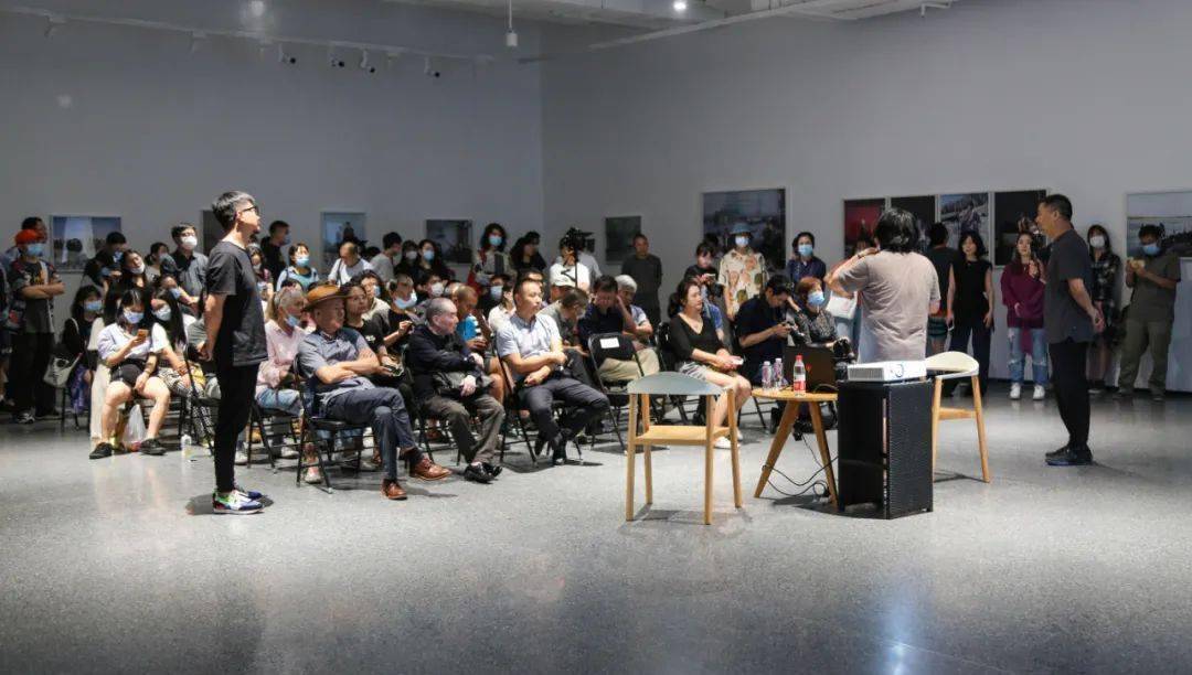 文产曲江西安美术馆青年艺术家项目系列展览空城计陈荣辉摄影展开幕