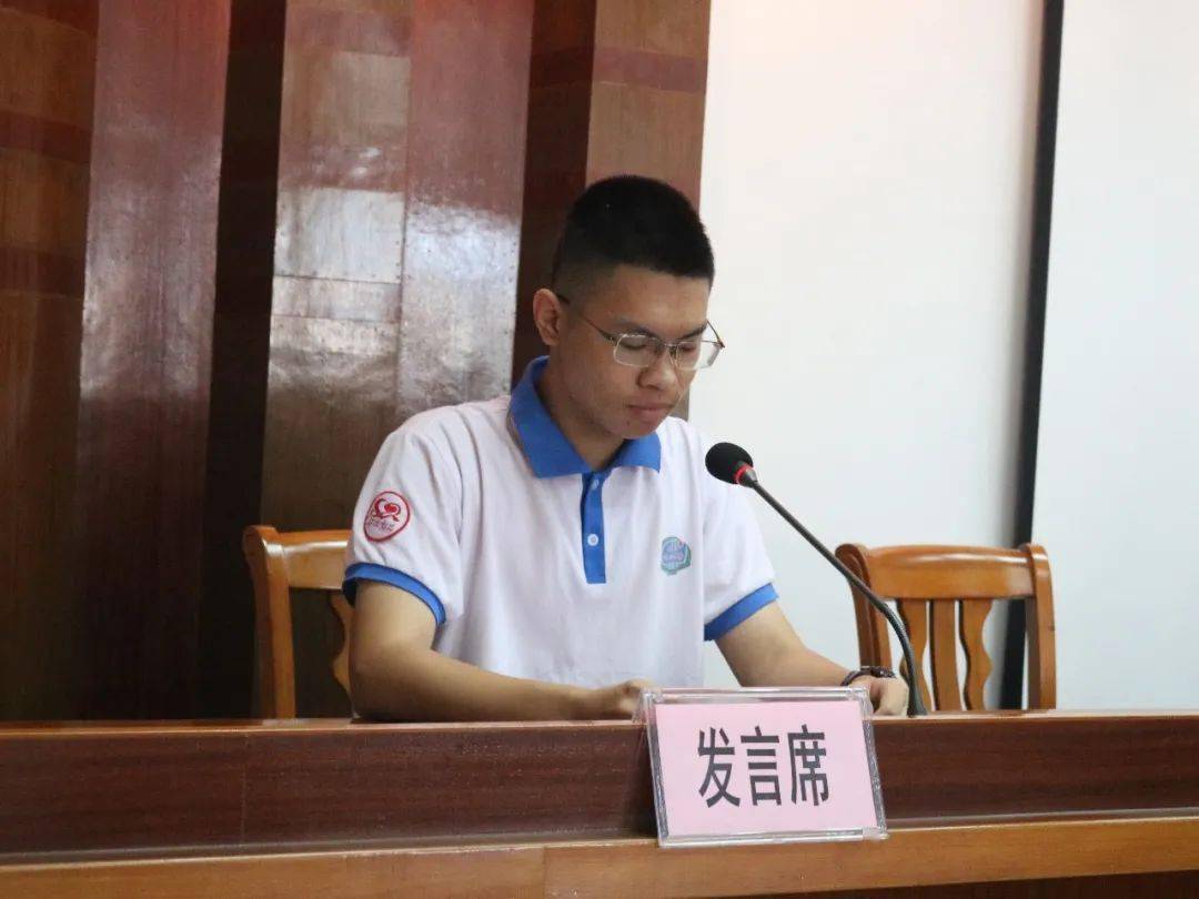 表示衷心的感谢,对茂名市老区建设促进会和江可伯先生致以崇高的敬意