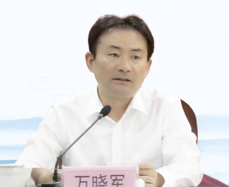 服装城党工委书记,莫城街道党工委书记万晓军我代表莫城街道党工委