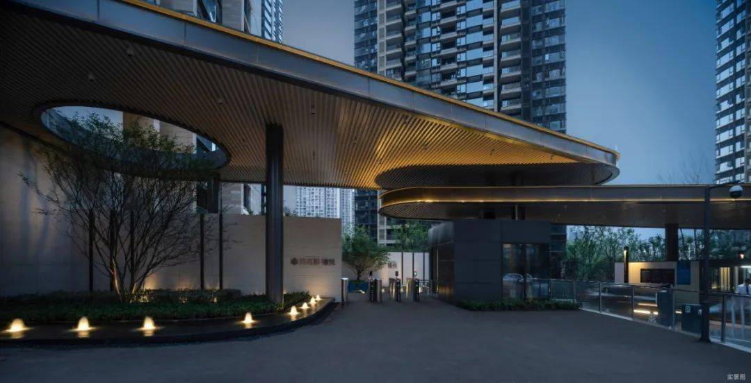 穿林涉水浮岛花园重庆香港置地约克郡禧悦大区