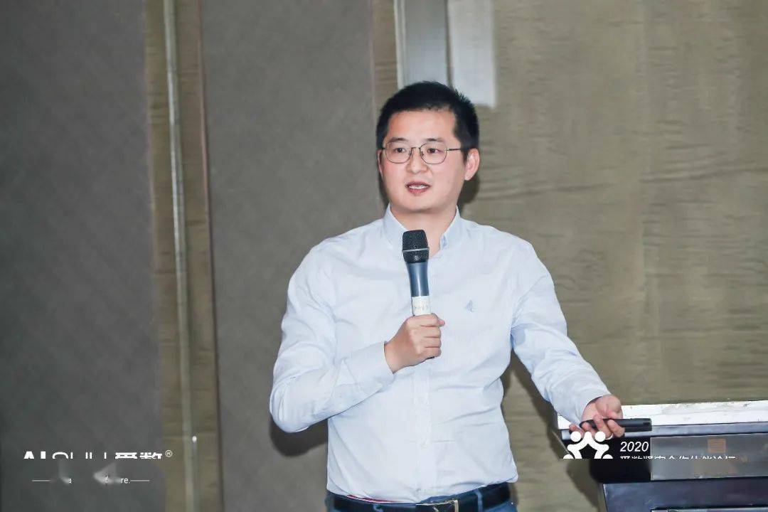 华为上海代表处云与计算总经理张英梗云,ai,5g,构成智能世界"生态三