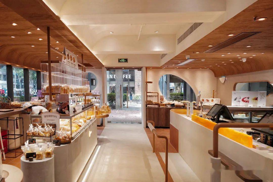 今天我们稍微聊一聊仟吉在天地的全新旗舰店