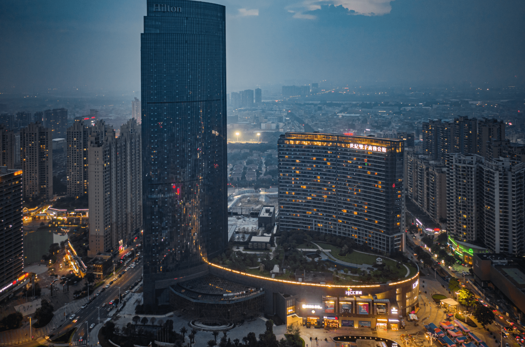 汇景控股:财务稳健行业领先 未来深耕城市更新