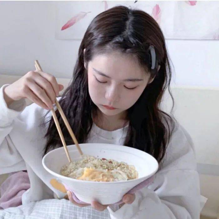 女生头像丨世上最短的咒语是他的名字