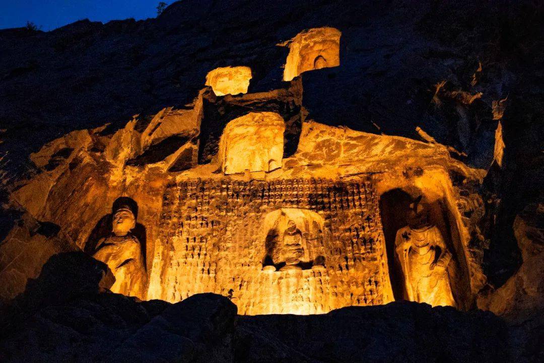 七夕,在这个最具浪漫色彩的节日里龙门石窟祝福天下有情人终成眷属