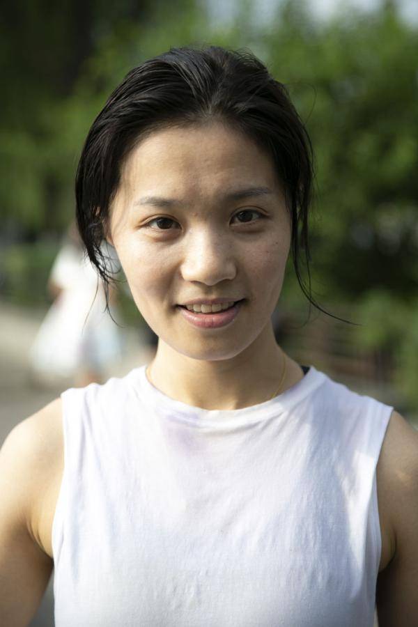 全民健身·悦动人生丨爱跑步的护士"小黑"_尤佳