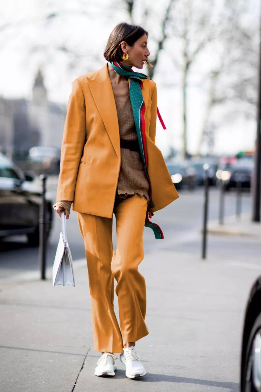 秋日必备流行色时髦又抢眼早穿早美