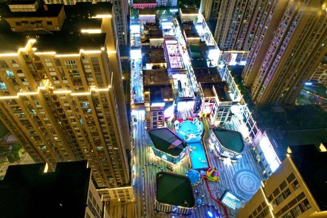 万盛夜生活的最新打开方式快来抓住暑期的尾巴