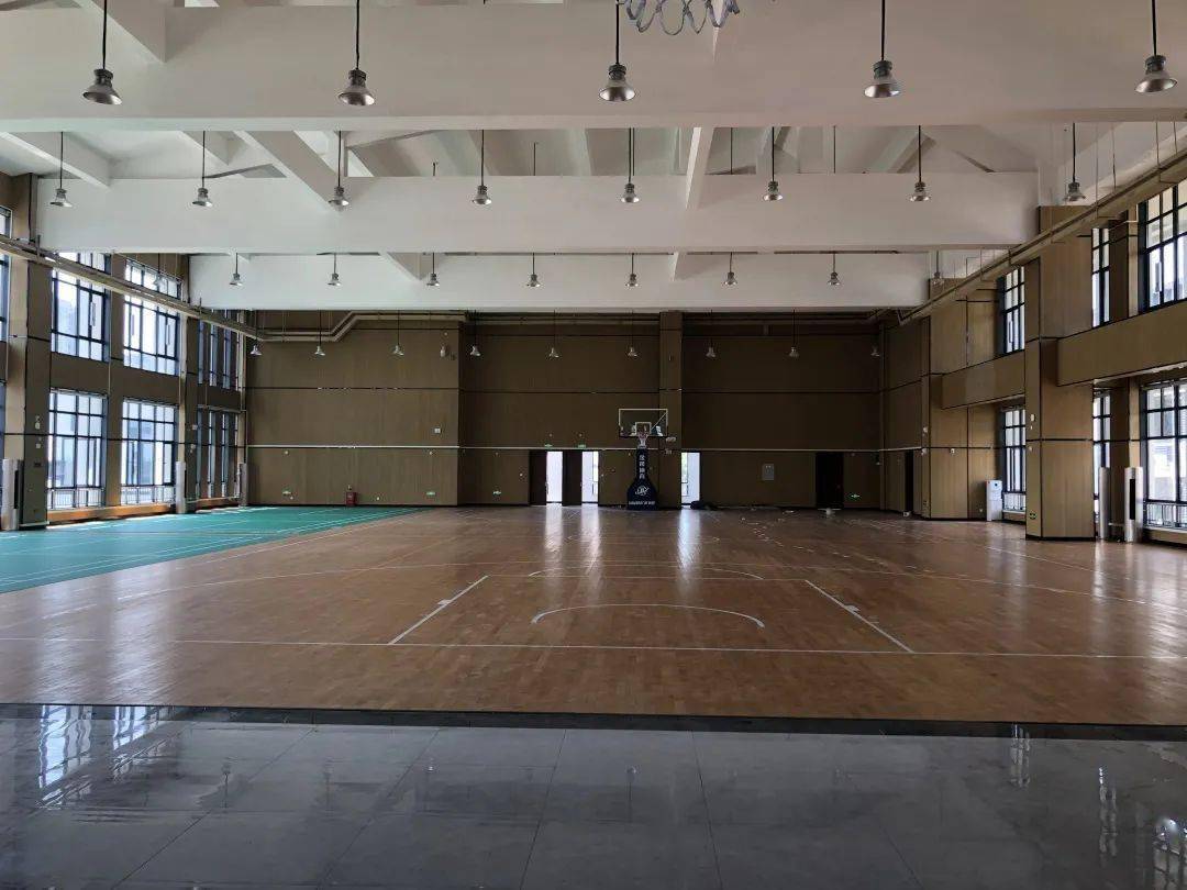 厚德楼外观先跟小编一睹校园内景~临平第二中学是原城东中学的新校区