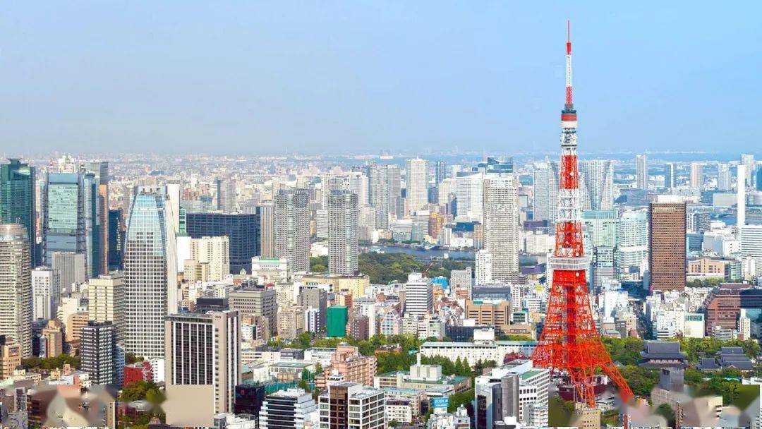 《八佰》揭露了曾经的屈辱,今天中日再对比又如何?