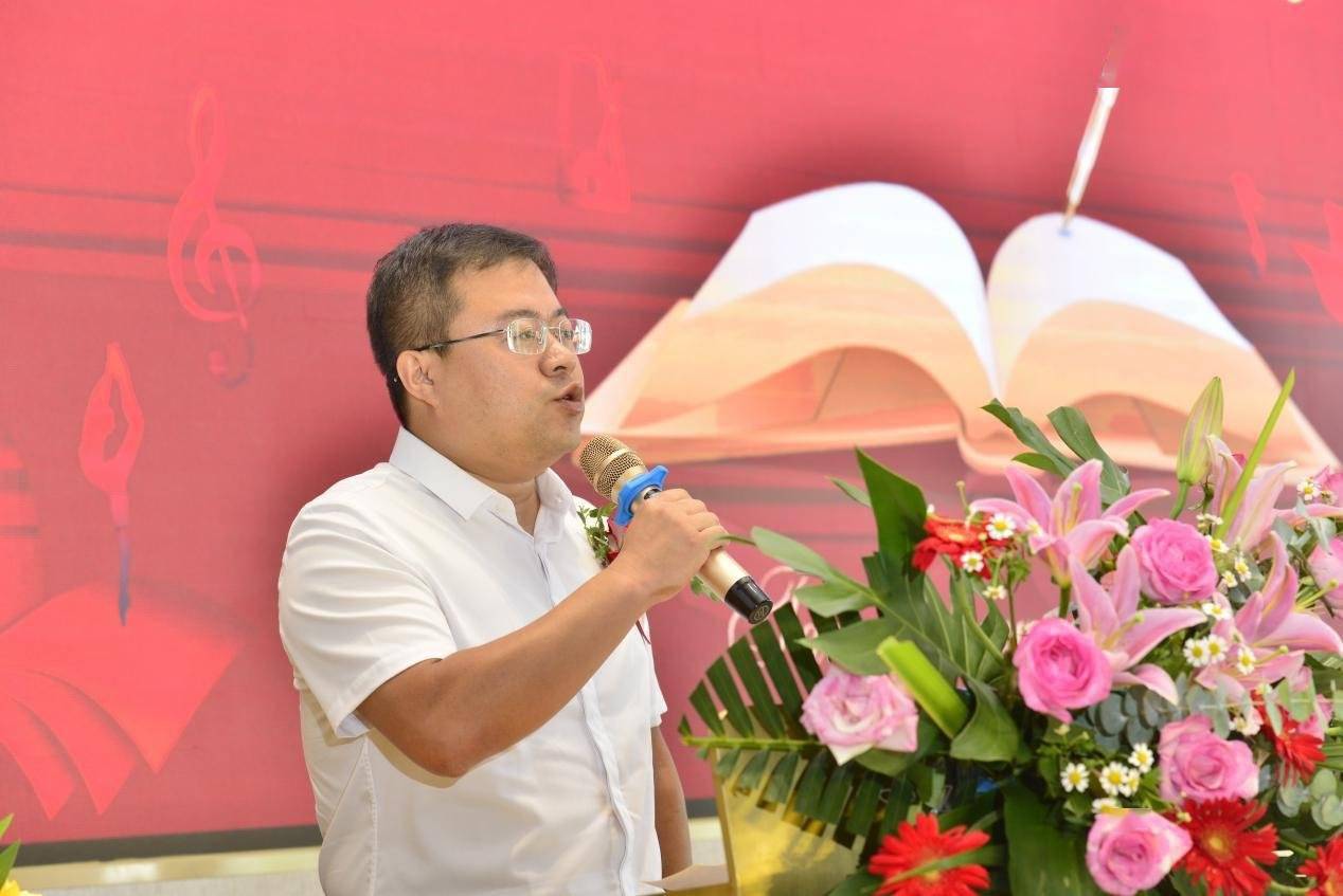 随后,万柏林区政府副区长丁利春先生上台致辞,丁利春先生春在讲话中