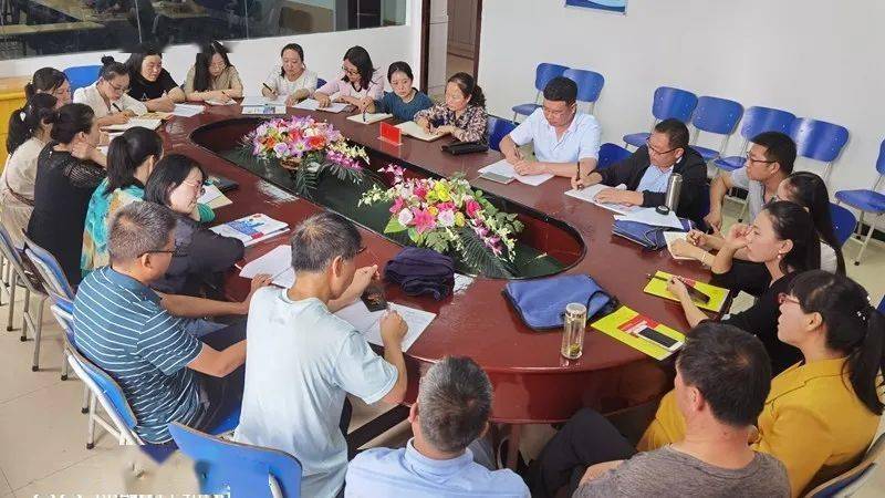 庄浪一中召开高三年级2020届与2021届学科备考对接暨经验交流会议