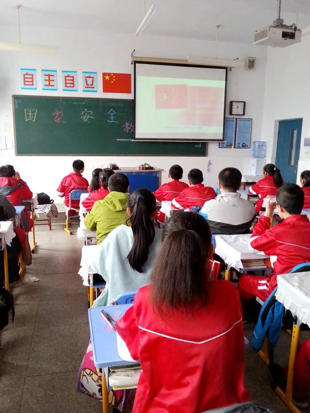 通钢三中开展校园安全主题系列活动