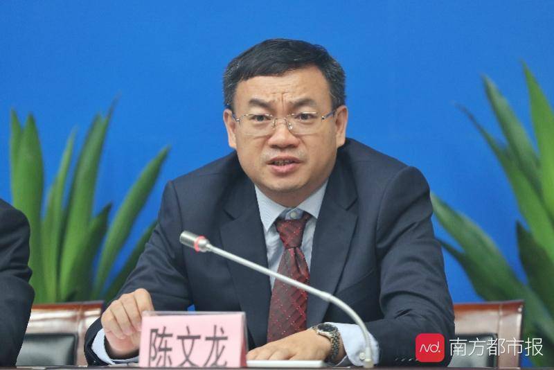 陈文龙指出,过去,广州重地上轻地下的发展理念,没考虑生态理念,海绵