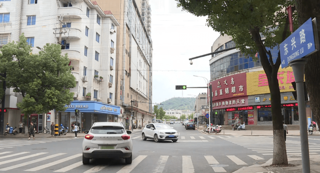 新昌城区这两条道路的主路提前3个月实现通车