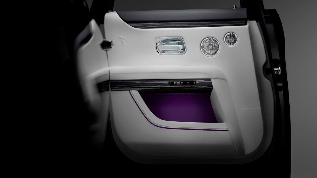 劳斯莱斯新车太安静简直就是移动录音棚