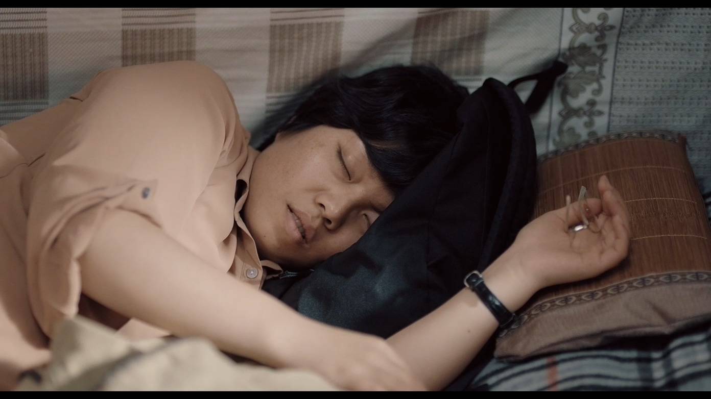 的谈话,应该经过设计和提前准备的,但是我们没有,故意制造一种生疏感