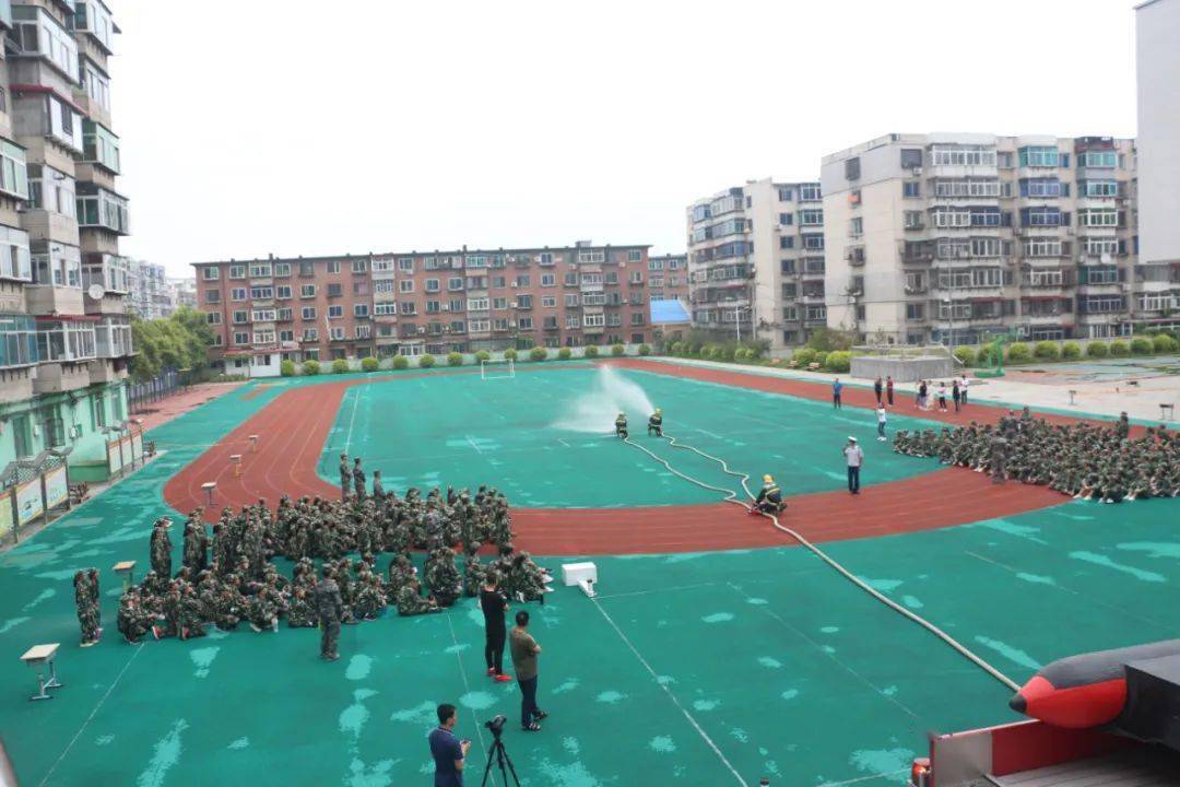 迷彩少年梦想启航抚顺市第十五中学2020级新生军训