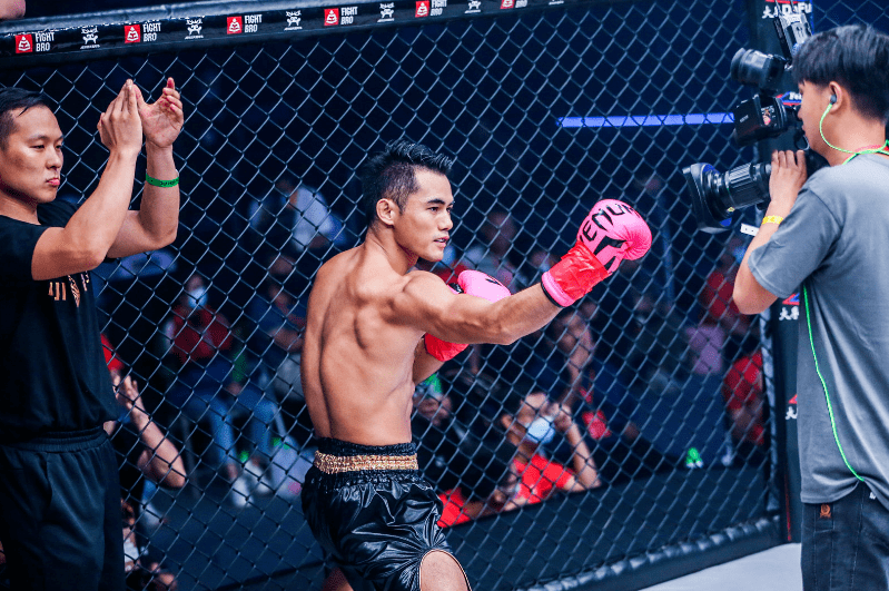 刚刚魏锐完爆对手现场约战药水哥