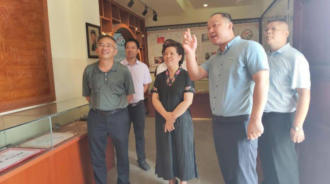 市人大常委会副主任石春莲到福利镇调研指导人大代表联络站建设工作