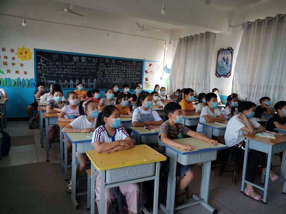 容城县中小学开展纪念"中国人民抗日战争胜利75周年"主题教育活动