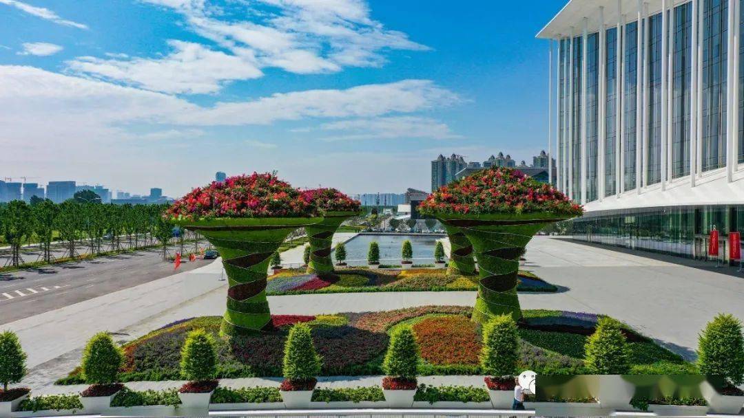 「西安浐灞生态区立体花坛制作安装项目」顺利通过验收,三座立体花坛