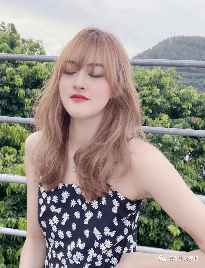 2020最火齐胸烫发