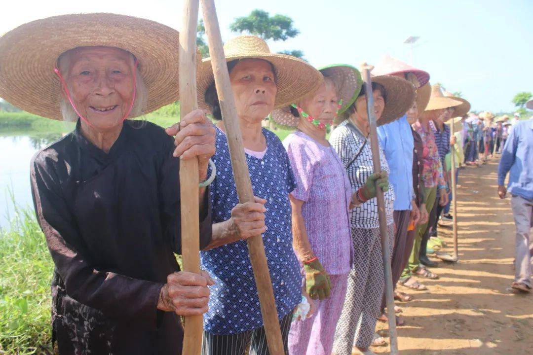 雷州乌石爱心协会助力乡村建设