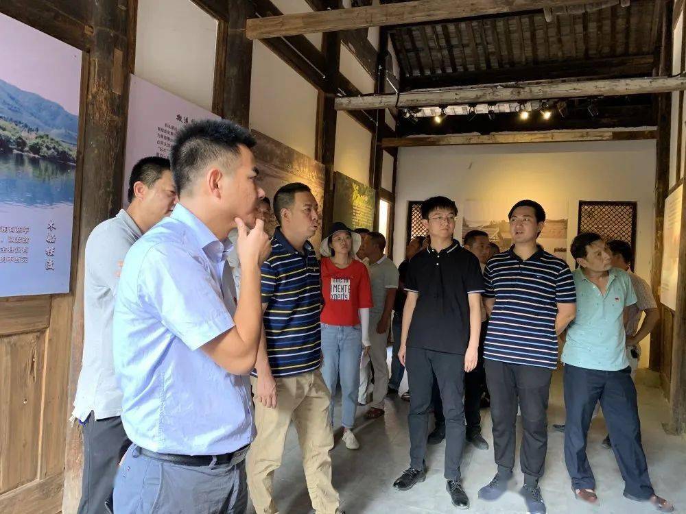 曹斌书记一行在松溪县科技副县长白海鹏和郑墩镇镇长余建滨等同志的