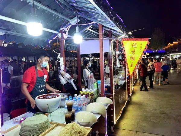 昭通省耕水街夜市持续走红