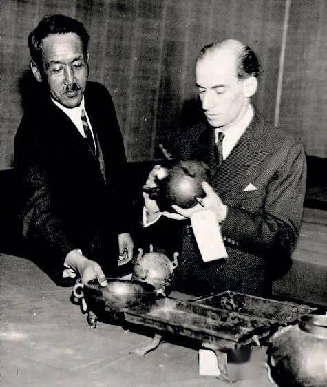 1641清18世纪 仿汉石渠阁瓦砚(3-5万)长15厘米来源:大威德爵士(sir