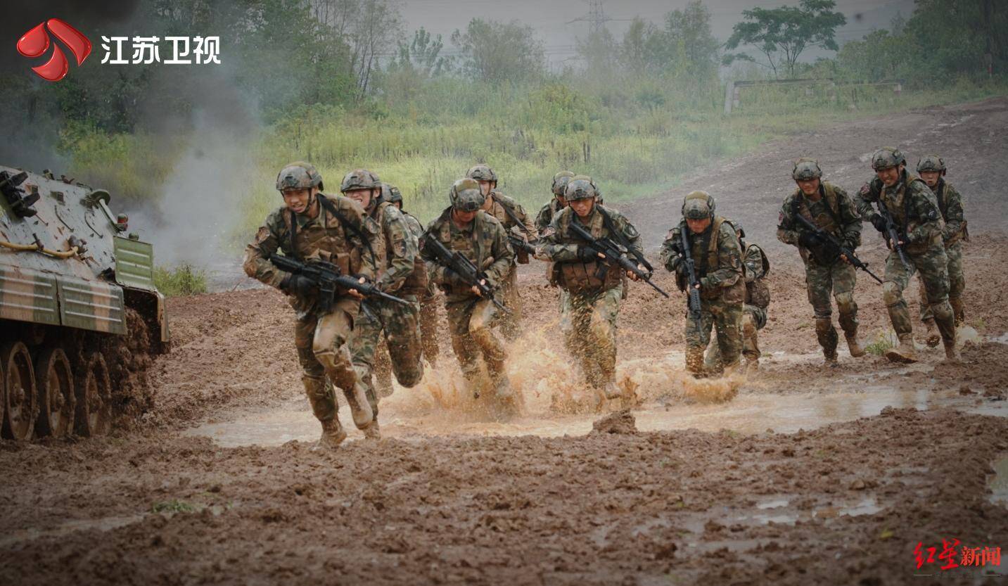 蓝军出击开篇即高潮这部硬核军旅剧将镜头对准假想敌部队