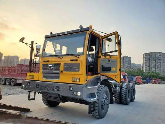 一款合法的百吨王,徐工新款非公路自卸车实拍,专为矿山工况打造_手机