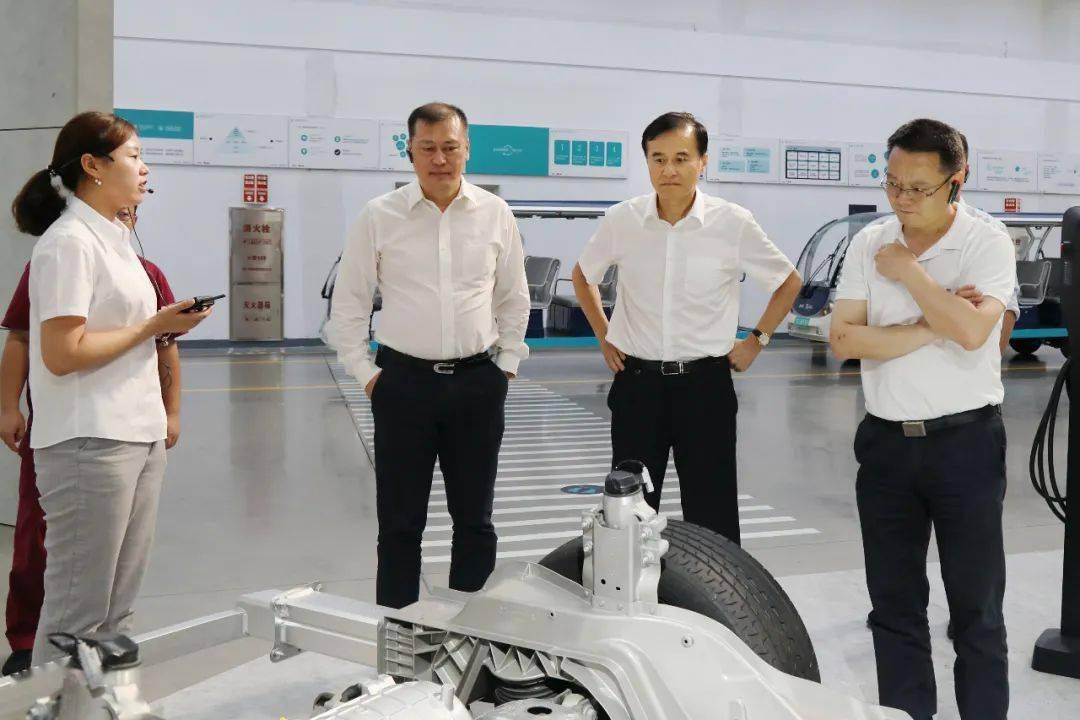 外交部外管司司长王同庆一行莅临江淮汽车调研