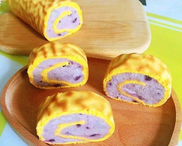 料多多的芋泥虎皮卷奶香浓郁甜而不腻