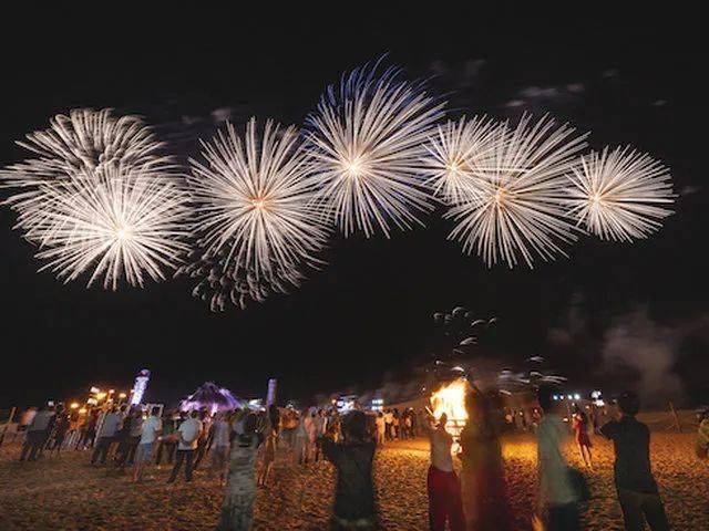 媲美迪拜国庆去响沙湾莲花度假酒店360玩转沙漠迪士尼享受最酷的度假