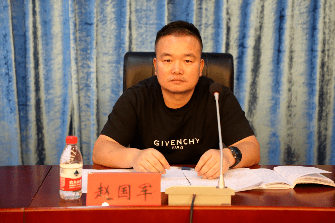 9月9日下午,泽国镇召开生活垃圾分类工作推进会,镇党委副书记,镇长陈