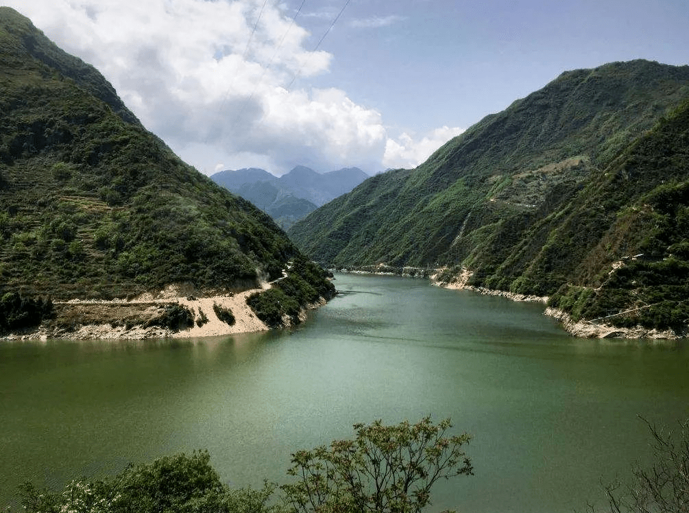 白龙江引水图片